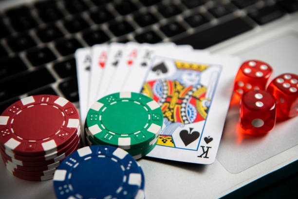 kliktoto app showing slot games Aviator and Sweet Bonanza